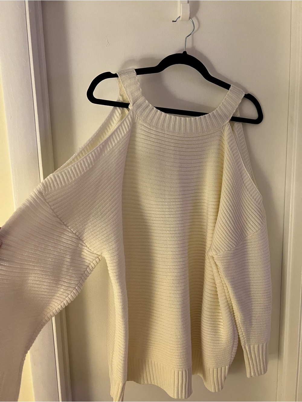 Cold-Shoulder White Ribbed Knit Sweater - Picture 7 of 7